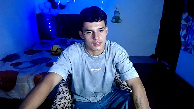 freddy romas online show from December 15, 2025, 3:56 am