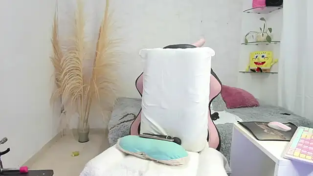 Snapshot of Leslie_browm chatting on November 6, 2025, 11:25 am Leslie browm online show from November 6, 2025, 11:25 am