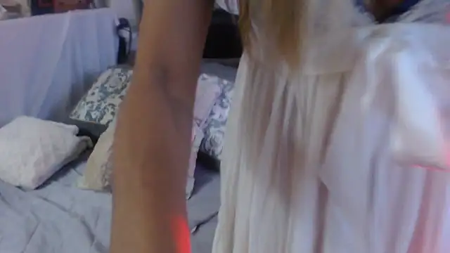 Snapshot of mysterymel chatting on February 15, 2026, 11:36 pm mysterymel online show from February 15, 2026, 11:36 pm