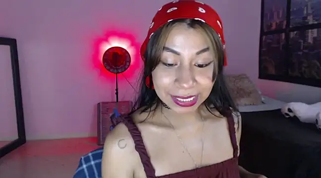 selene gils online show from March 13, 2025, 5:11 am