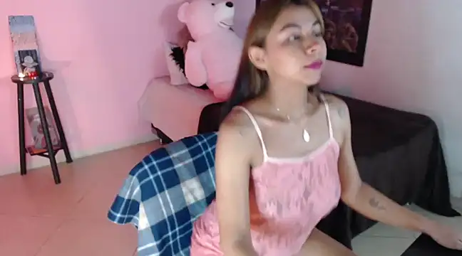 selene gils online show from February 19, 2025, 11:04 pm