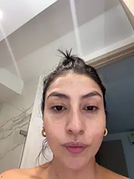 Snapshot of Gia_Ferh chatting on February 5, 2026, 1:56 am Gia Ferh online show from February 5, 2026, 1:56 am