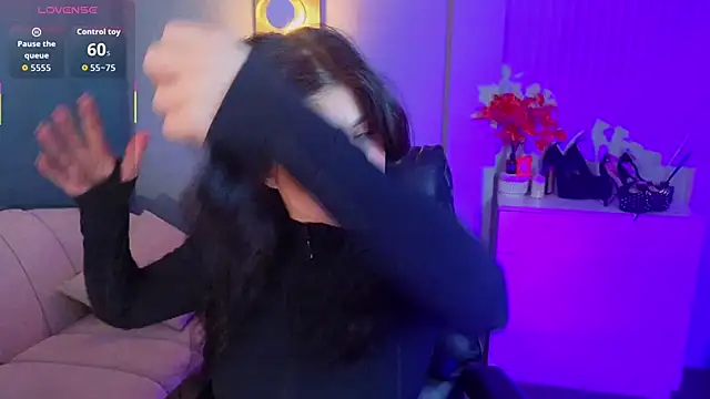 Jenna Adams  online show from November 7, 2025, 12:37 am