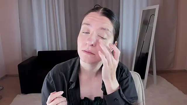 Snapshot of helentasty chatting on September 24, 2025, 2:18 am helentasty online show from September 24, 2025, 2:18 am