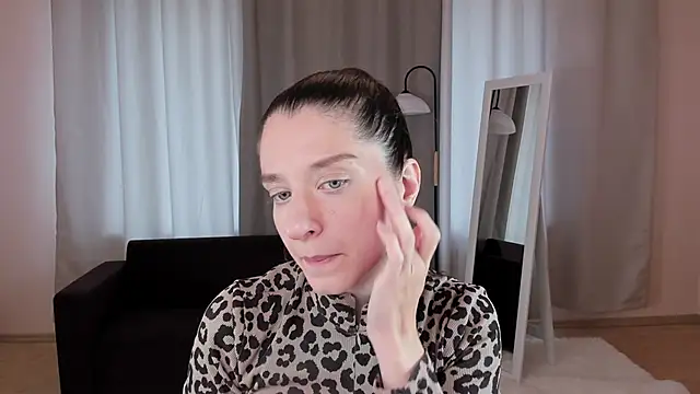 Snapshot of helentasty chatting on September 14, 2025, 2:34 am helentasty online show from September 14, 2025, 2:34 am