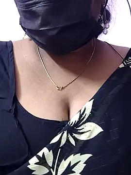 Snapshot of mallu-sumi chatting on December 14, 2025, 4:45 pm mallu-sumi online show from December 14, 2025, 4:45 pm