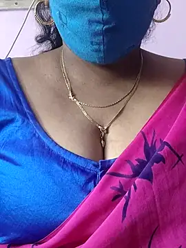 Snapshot of mallu-sumi chatting on October 26, 2025, 8:04 am mallu-sumi online show from October 26, 2025, 8:04 am