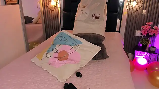 kristakinnky online show from July 23, 2026, 12:24 pm