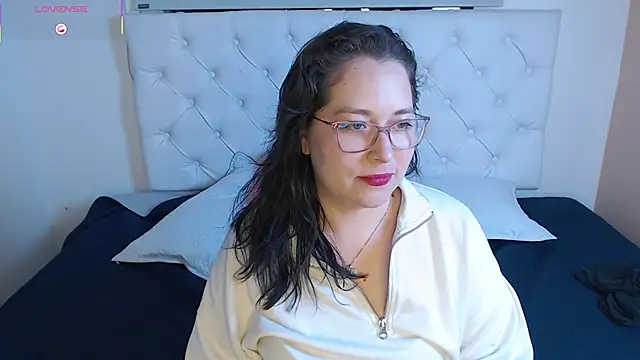 May Carlier online show from February 7, 2026, 4:09 am