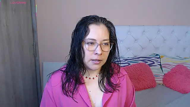 May Carlier online show from November 29, 2025, 12:11 am