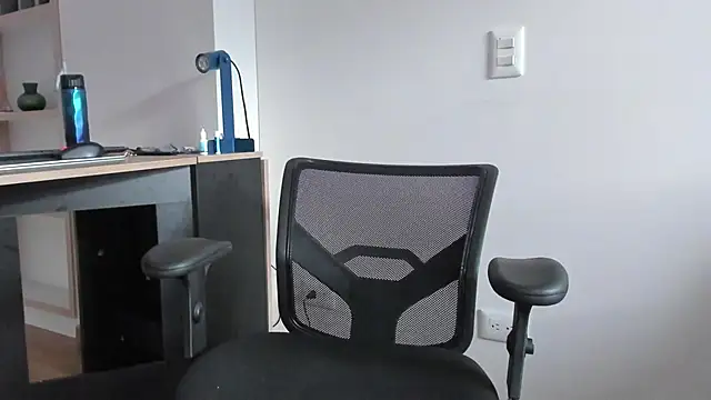 pablo-rincon95 online show from February 11, 2025, 1:41 pm