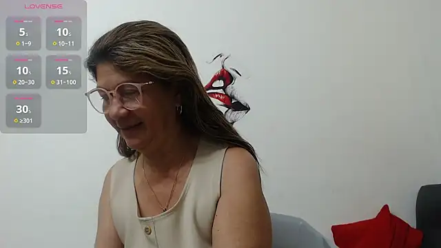 Snapshot of Aranza-Queen chatting on October 20, 2025, 2:17 pm Aranza-Queen online show from October 20, 2025, 2:17 pm