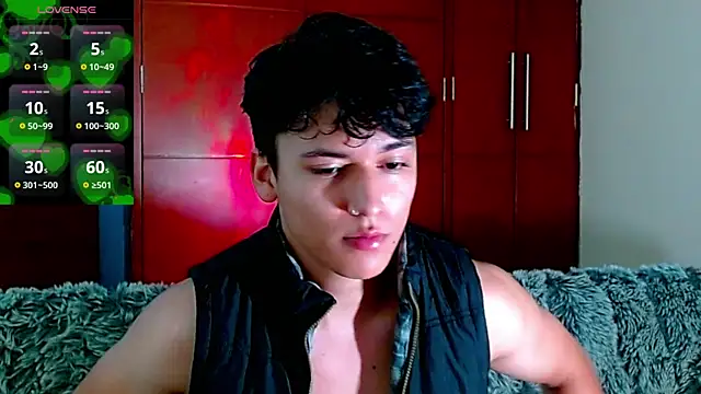 Snapshot of LiamEvans_0 chatting on February 19, 2025, 7:48 pm LiamEvans 0 online show from February 19, 2025, 7:48 pm