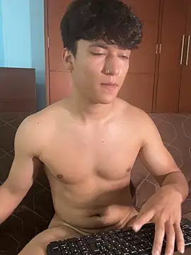 Snapshot of LiamEvans_0 chatting on February 20, 2025, 7:41 pm LiamEvans 0 online show from February 20, 2025, 7:41 pm