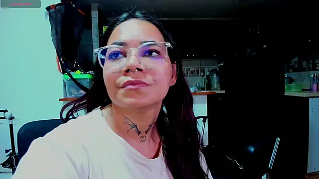 Snapshot of Mabelydani chatting on October 18, 2025, 10:45 pm Mabelydani online show from October 18, 2025, 10:45 pm