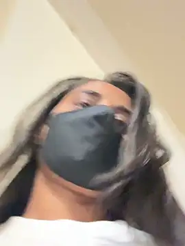 Snapshot of 85198 chatting on April 4, 2026, 6:36 pm 85198 online show from April 4, 2026, 6:36 pm