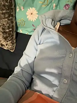 Snapshot of 85198 chatting on March 5, 2026, 9:43 pm 85198 online show from March 5, 2026, 9:43 pm