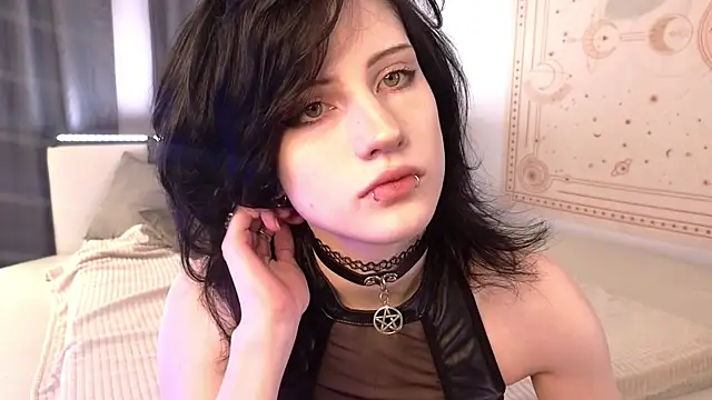 dark vamp  online show from October 11, 2025, 4:41 pm