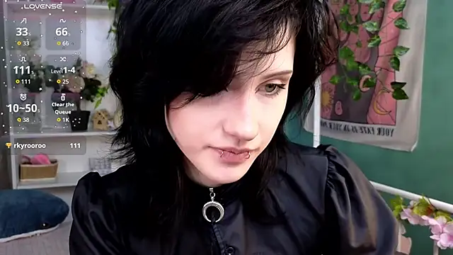 Snapshot of dark_vamp_ chatting on October 16, 2025, 5:10 pm dark vamp online show from October 16, 2025, 5:10 pm