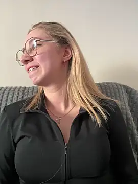 Snapshot of Kitty_Katrine chatting on March 24, 2026, 1:44 pm Kitty Katrine online show from March 24, 2026, 1:44 pm