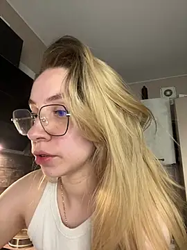 Snapshot of Kitty_Katrine chatting on May 11, 2026, 3:18 pm Kitty Katrine online show from May 11, 2026, 3:18 pm