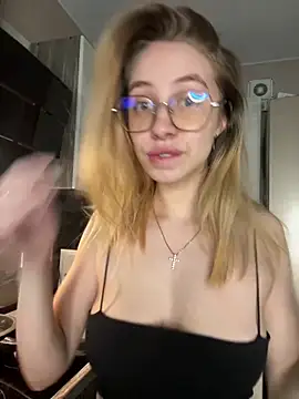 Snapshot of Kitty_Katrine chatting on April 17, 2026, 5:05 pm Kitty Katrine online show from April 17, 2026, 5:05 pm