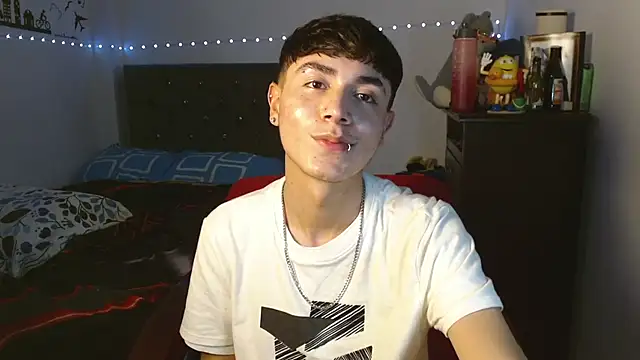 Snapshot of Im_juanda chatting on December 15, 2024, 2:30 am Im juanda online show from December 15, 2024, 2:30 am