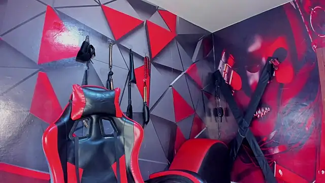 Hana and Zeta online show from January 13, 2026, 12:42 pm