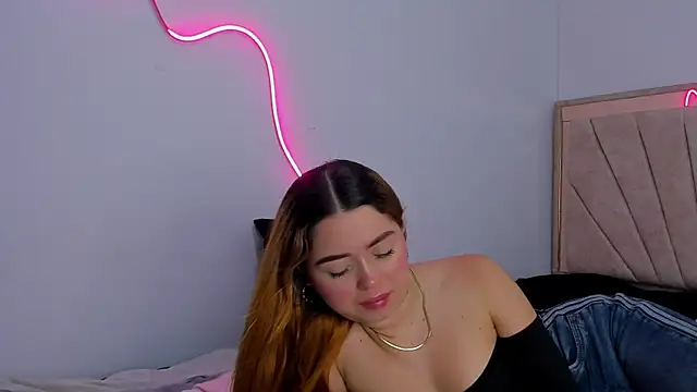 Hana and Zeta online show from March 23, 2026, 1:33 pm