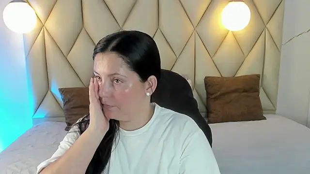 Snapshot of angelswets chatting on July 10, 2026, 2:50 pm angelswets online show from July 10, 2026, 2:50 pm