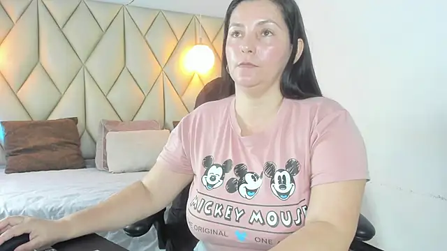 Snapshot of angelswets chatting on August 5, 2026, 2:44 pm angelswets online show from August 5, 2026, 2:44 pm