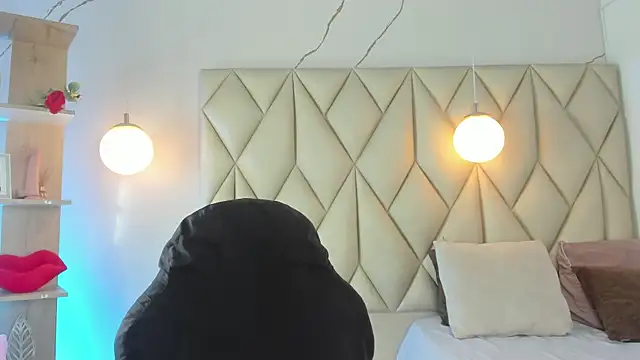 angelswets online show from April 28, 2026, 1:59 pm