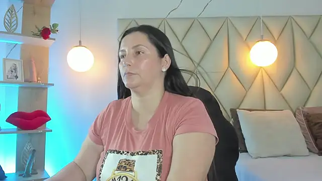 Snapshot of angelswets chatting on May 6, 2026, 2:10 pm angelswets online show from May 6, 2026, 2:10 pm