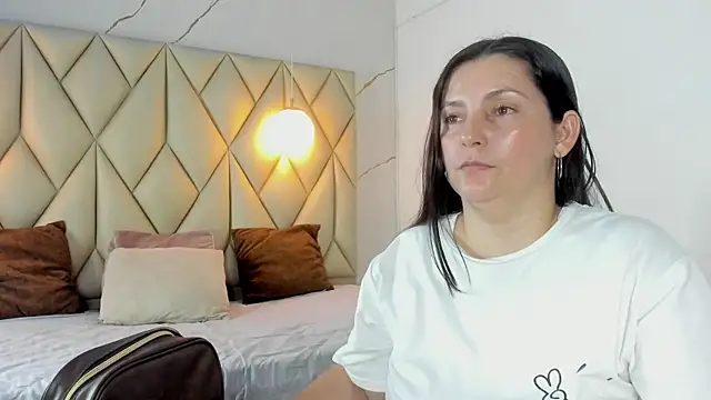 Snapshot of angelswets chatting on August 3, 2026, 2:23 pm angelswets online show from August 3, 2026, 2:23 pm