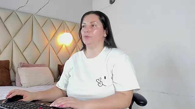 Snapshot of angelswets chatting on August 1, 2026, 2:59 pm angelswets online show from August 1, 2026, 2:59 pm