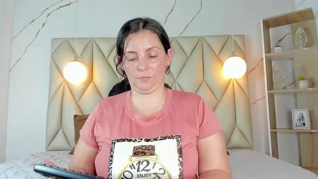 Snapshot of angelswets chatting on November 14, 2025, 3:48 pm angelswets online show from November 14, 2025, 3:48 pm