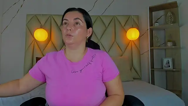 Snapshot of angelswets chatting on November 9, 2025, 1:37 pm angelswets online show from November 9, 2025, 1:37 pm