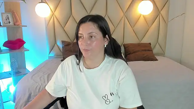 Snapshot of angelswets chatting on June 20, 2026, 2:00 pm angelswets online show from June 20, 2026, 2:00 pm