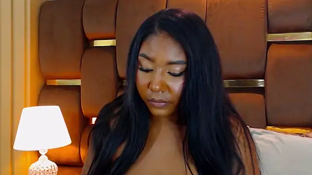 Snapshot of VanessaGlenn chatting on October 29, 2025, 7:57 pm VanessaGlenn online show from October 29, 2025, 7:57 pm