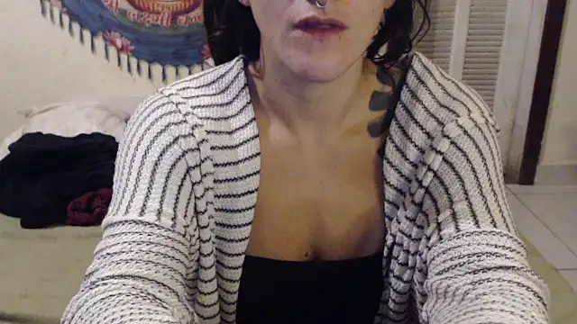 Snapshot of MissRebeka chatting on May 12, 2026, 9:54 pm MissRebeka online show from May 12, 2026, 9:54 pm