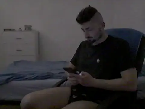 Snapshot of Hkl95555 chatting on September 27, 2025, 11:33 pm Hkl95555 online show from September 27, 2025, 11:33 pm