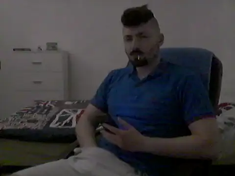 Snapshot of Hkl95555 chatting on October 31, 2025, 1:24 am Hkl95555 online show from October 31, 2025, 1:24 am