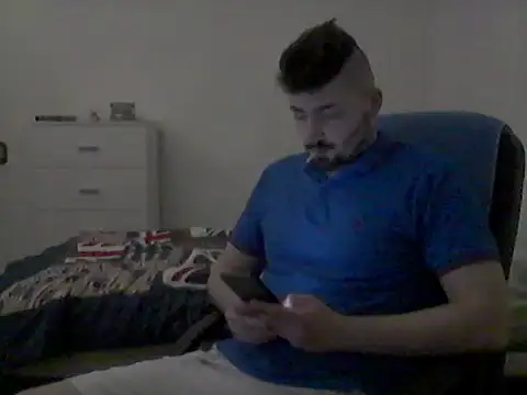 Snapshot of Hkl95555 chatting on November 2, 2025, 1:32 am Hkl95555 online show from November 2, 2025, 1:32 am