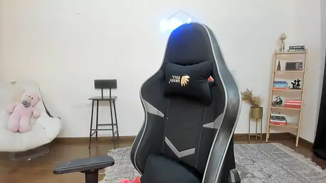 GoddessAnna online show from March 4, 2025, 3:04 pm