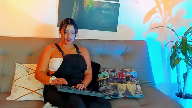 karla 999 online show from February 4, 2025, 11:38 pm
