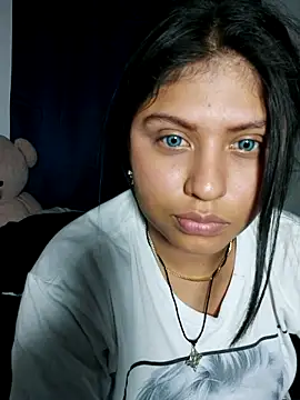 azulzulix online show from February 15, 2026, 2:01 am