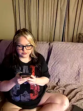 Snapshot of ChubbyBubs chatting on September 13, 2025, 12:49 pm ChubbyBubs online show from September 13, 2025, 12:49 pm