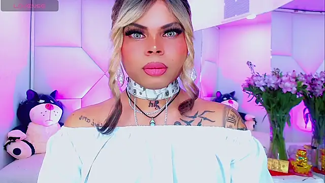 Snapshot of AdanKinng chatting on November 14, 2025, 5:55 am AdanKinng online show from November 14, 2025, 5:55 am