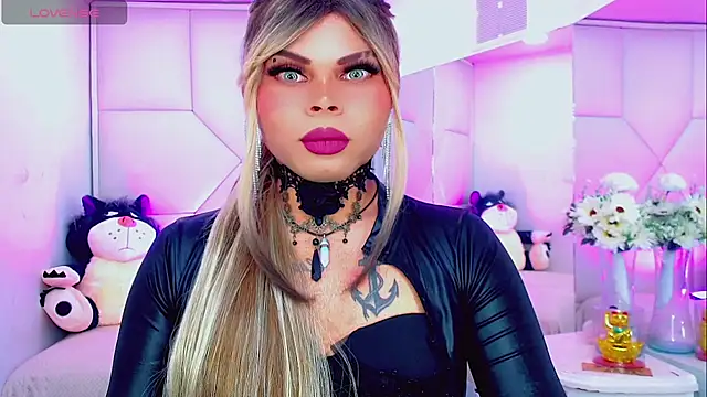 Snapshot of AdanKinng chatting on October 12, 2025, 7:43 am AdanKinng online show from October 12, 2025, 7:43 am