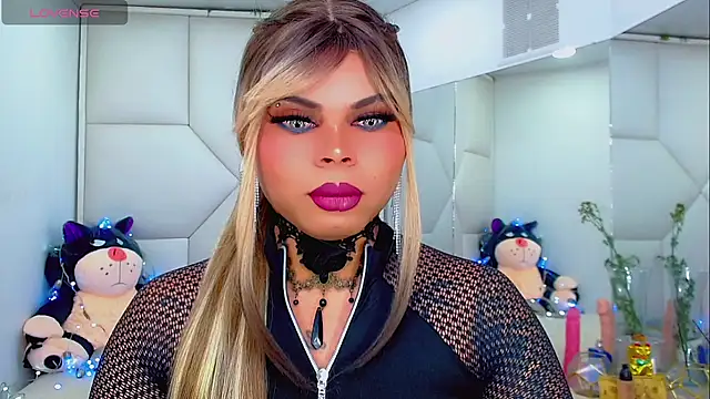 Snapshot of AdanKinng chatting on November 11, 2025, 7:03 am AdanKinng online show from November 11, 2025, 7:03 am